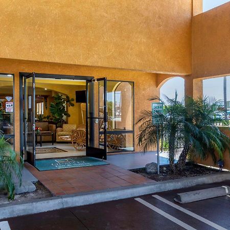 Quality Inn & Suites Westminster Seal Beach מראה חיצוני תמונה