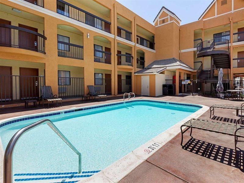 Quality Inn & Suites Westminster Seal Beach מראה חיצוני תמונה