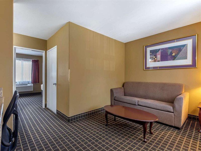 Quality Inn & Suites Westminster Seal Beach מראה חיצוני תמונה