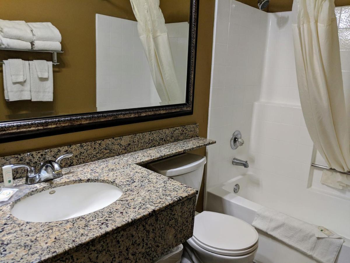 Quality Inn & Suites Westminster Seal Beach מראה חיצוני תמונה