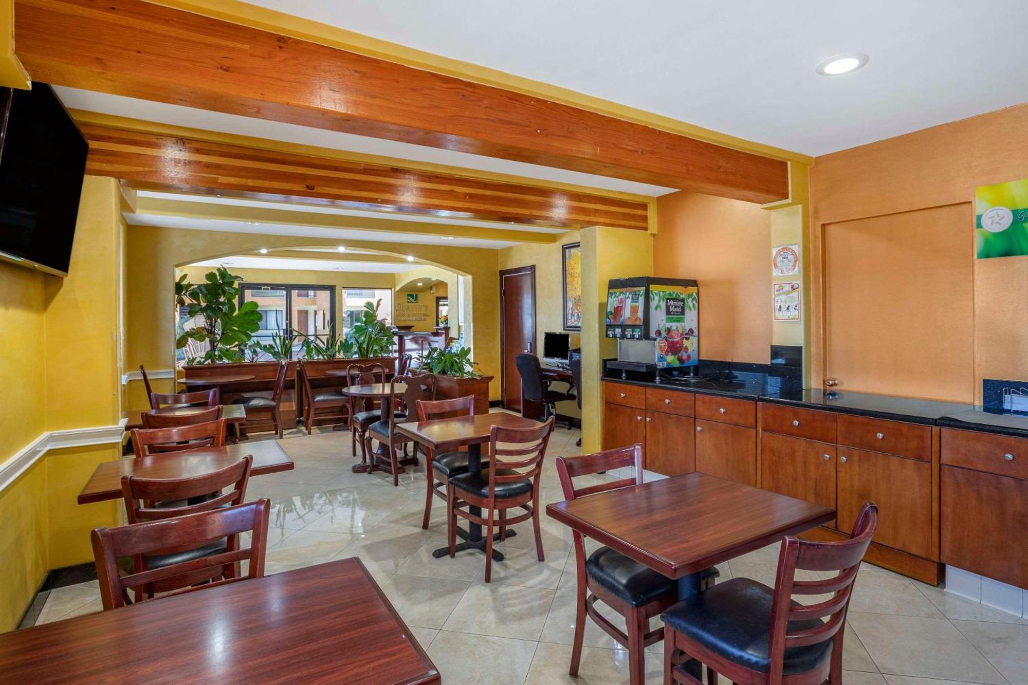 Quality Inn & Suites Westminster Seal Beach מראה חיצוני תמונה