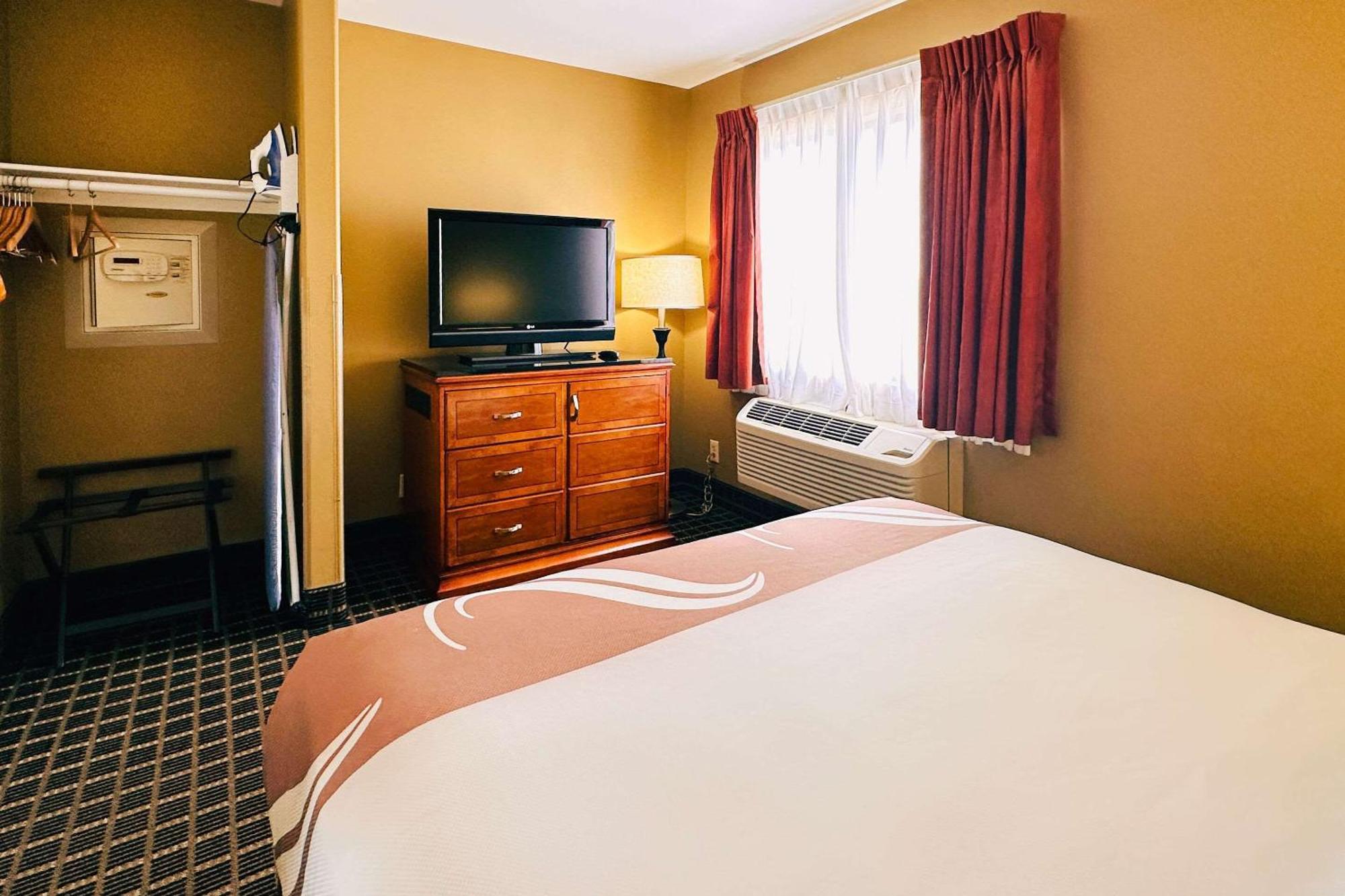 Quality Inn & Suites Westminster Seal Beach מראה חיצוני תמונה