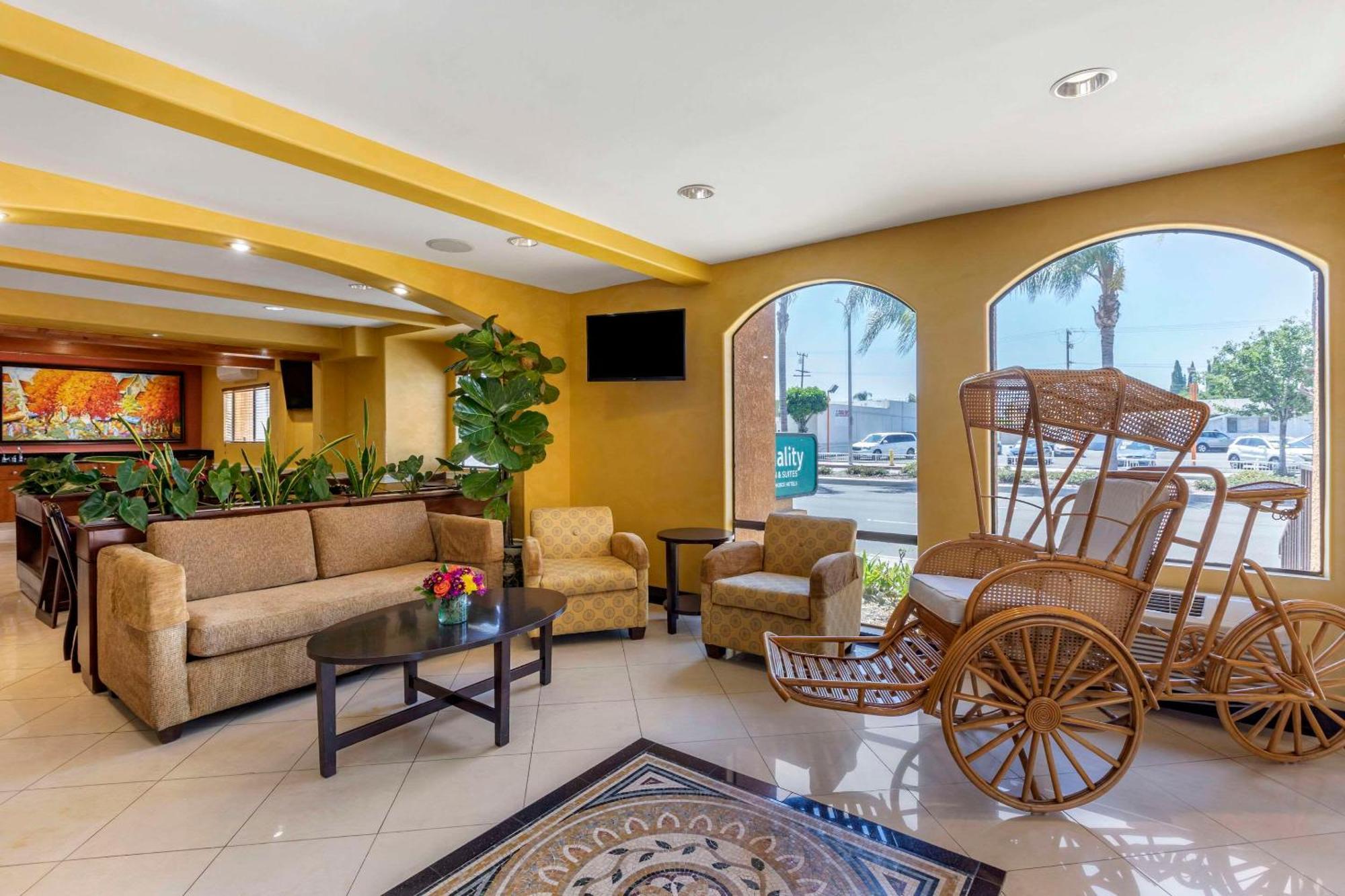 Quality Inn & Suites Westminster Seal Beach מראה חיצוני תמונה