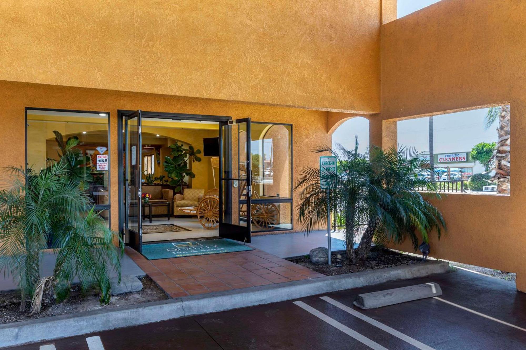 Quality Inn & Suites Westminster Seal Beach מראה חיצוני תמונה