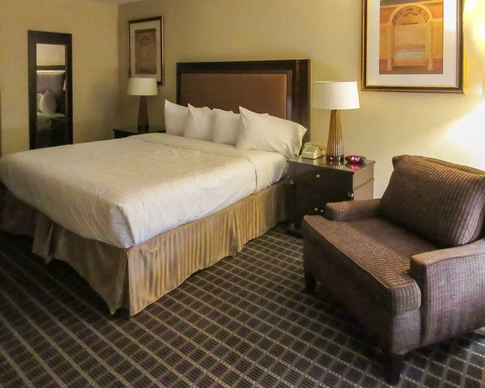 Quality Inn & Suites Westminster Seal Beach מראה חיצוני תמונה