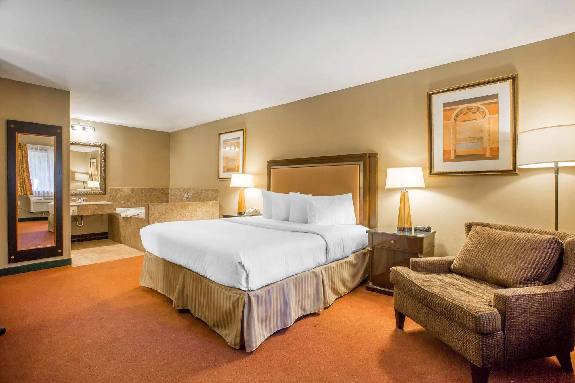Quality Inn & Suites Westminster Seal Beach מראה חיצוני תמונה
